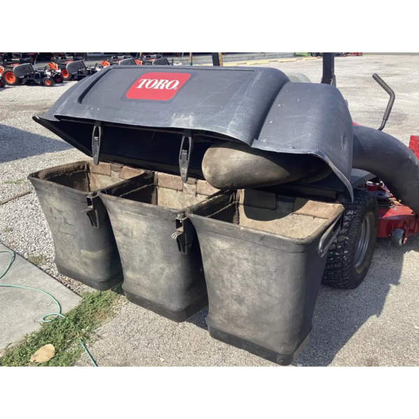 Used 2018 Toro 7500d 72" Model: 74072 with Powered Bagger System - Image 7