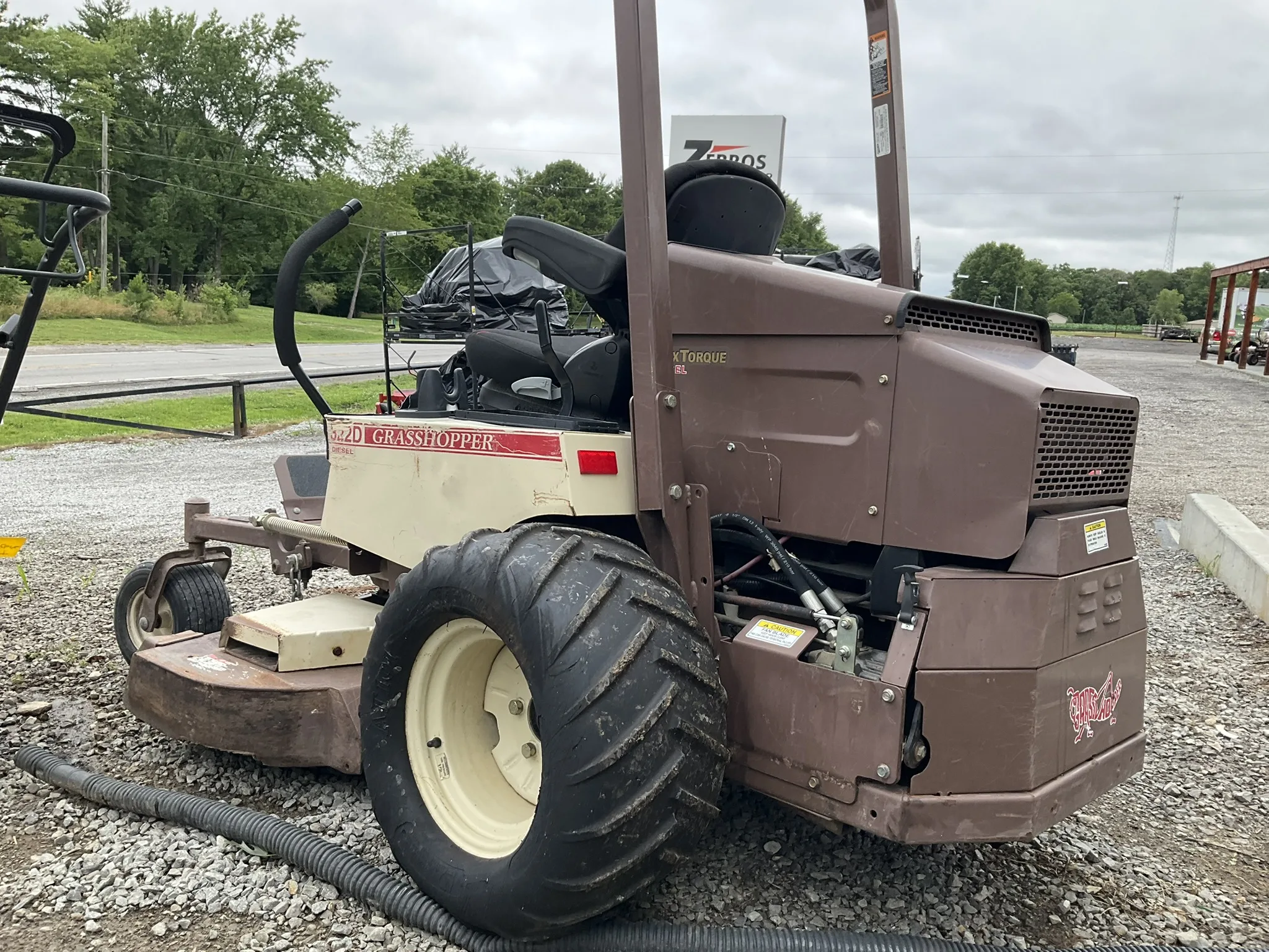 Used 2008 Grasshopper 322D 61" Deck - Image 5