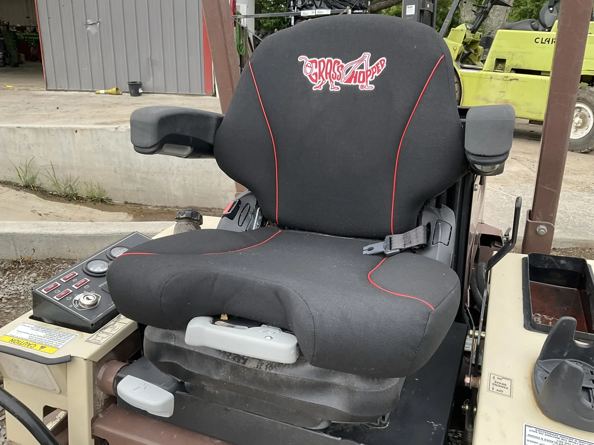 Used 2008 Grasshopper 322D 61" Deck - Image 6