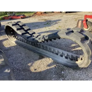 Set of (2) Almost New Take-off Tracks Kubota SLV75 Part Number V0511-2811-3